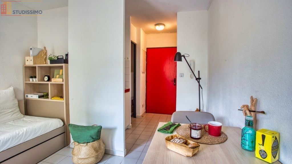 Studio meublé 18m² Nîmes centre - Meublé, courte durée - Photo 2