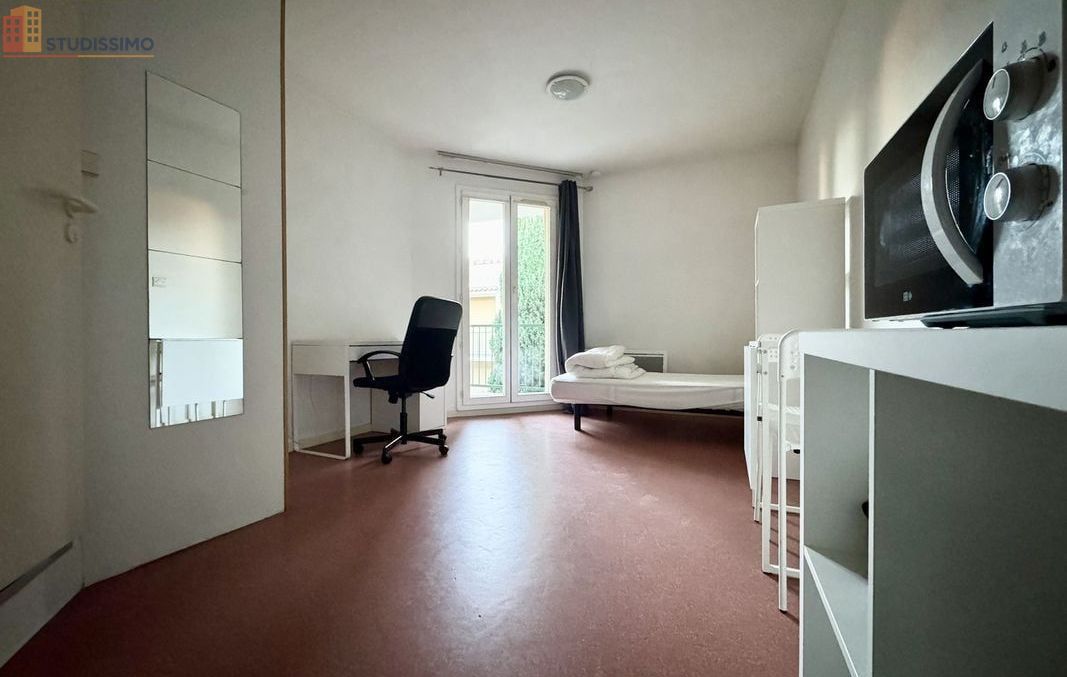 Studio meublé 16m² Nîmes 30900 - Meublé, DPE D - Photo 4