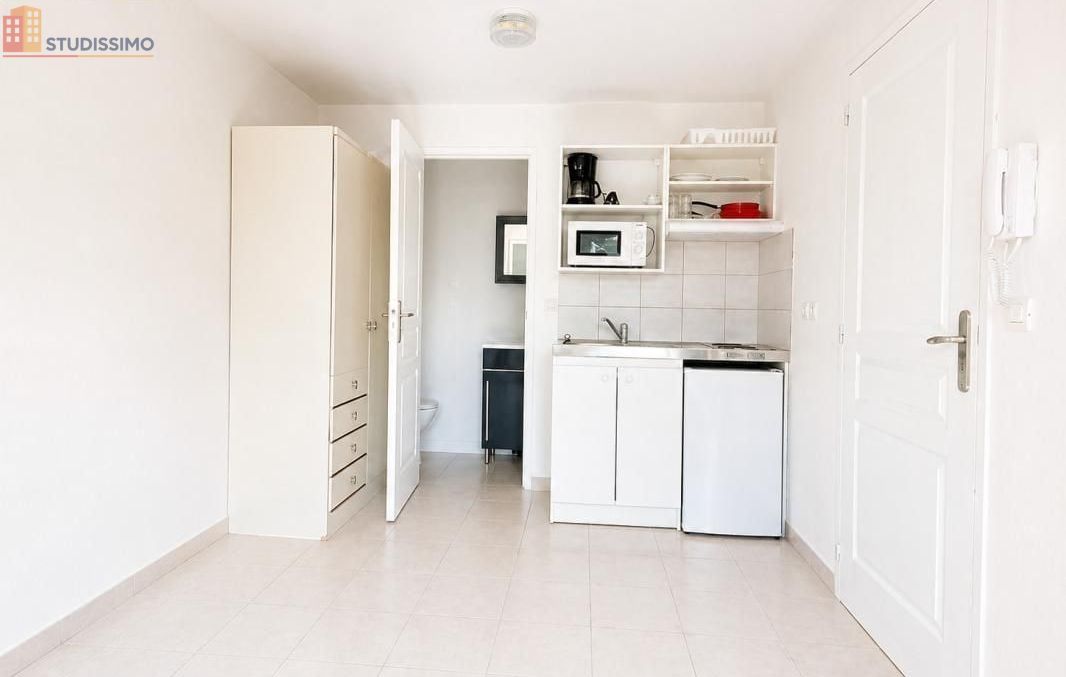 Studio meublé 17m² Nîmes - Meublé, DPE D - Photo 4