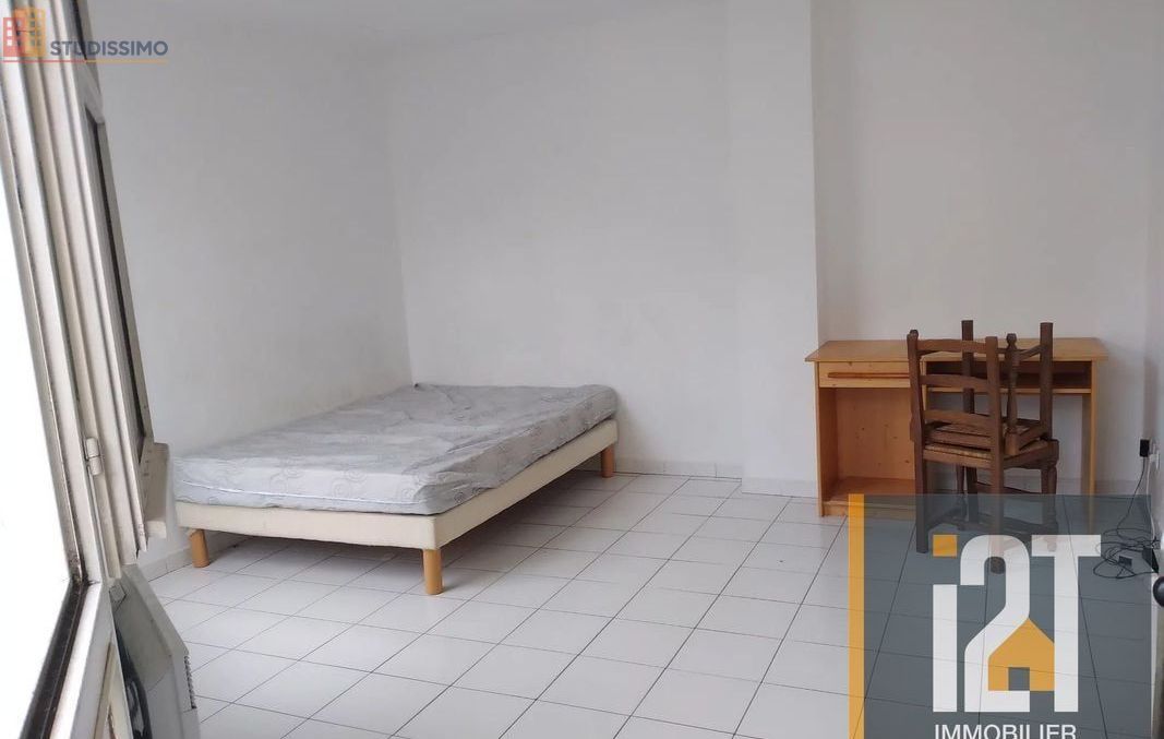 Studio meublé 27m² Nîmes centre - Meublé, 4e étage - Photo 1