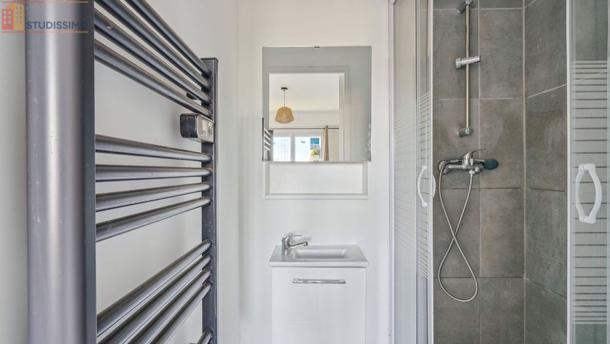 Studio meublé 17m² Nîmes 30900 - Lumineux, 4e étage - Photo 10