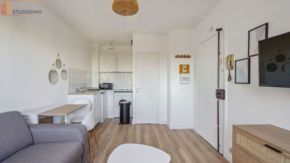 Studio meublé 17m² Nîmes 30900 - Lumineux, 4e étage - Photo 0