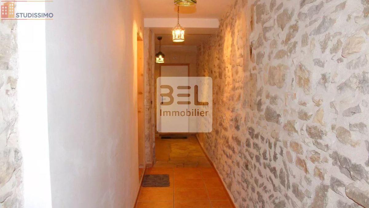 Studio 23m² Bagnols-sur-Cèze - Meublé, 2e étage - Photo 2