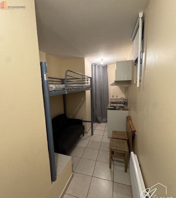 Studio 9m² Nîmes 30900 - Meublé, DPE D - Photo 1