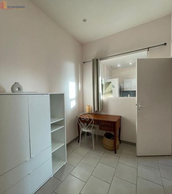 Studio meublé 10m² Nîmes 30900 - Lumineux, 2e étage - Photo 4