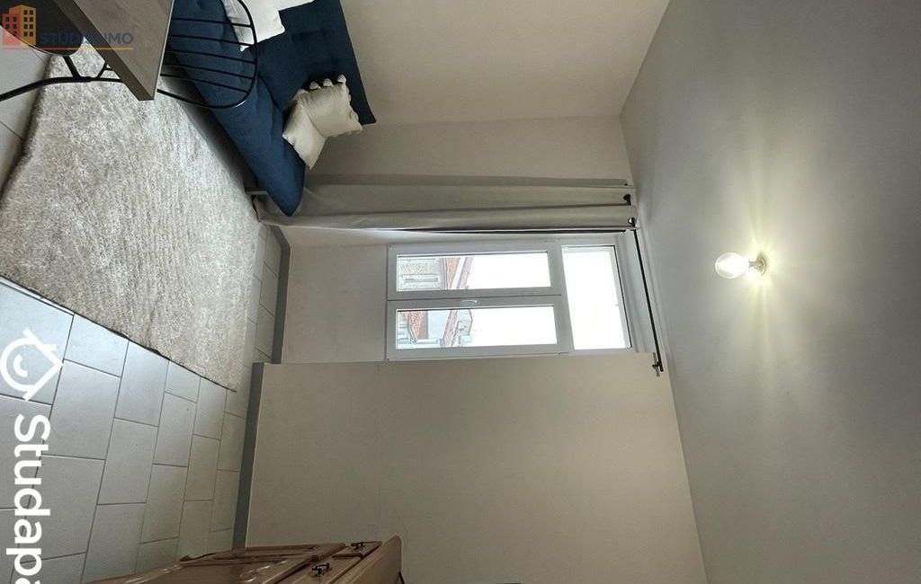 Studio meublé 10m² Nîmes 30900 - Lumineux, 2e étage - Photo 1