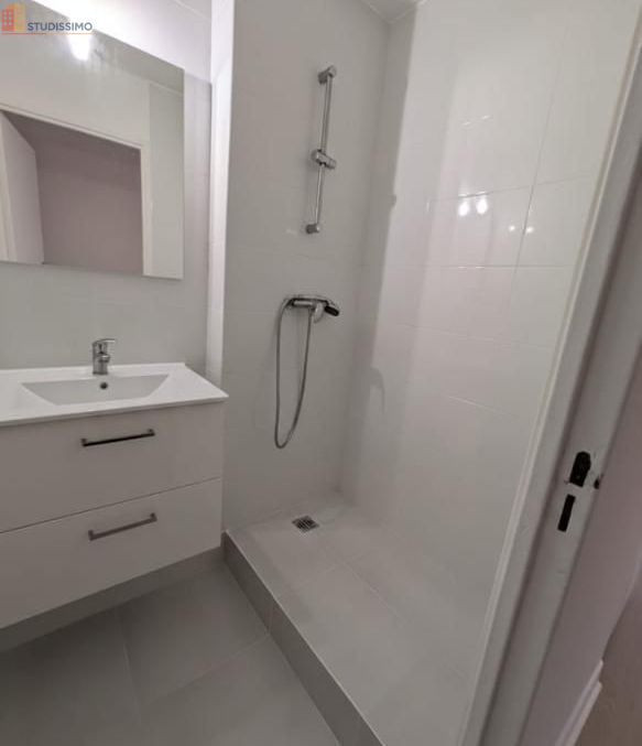 Studio 23m² Nîmes - DPE D - Photo 2