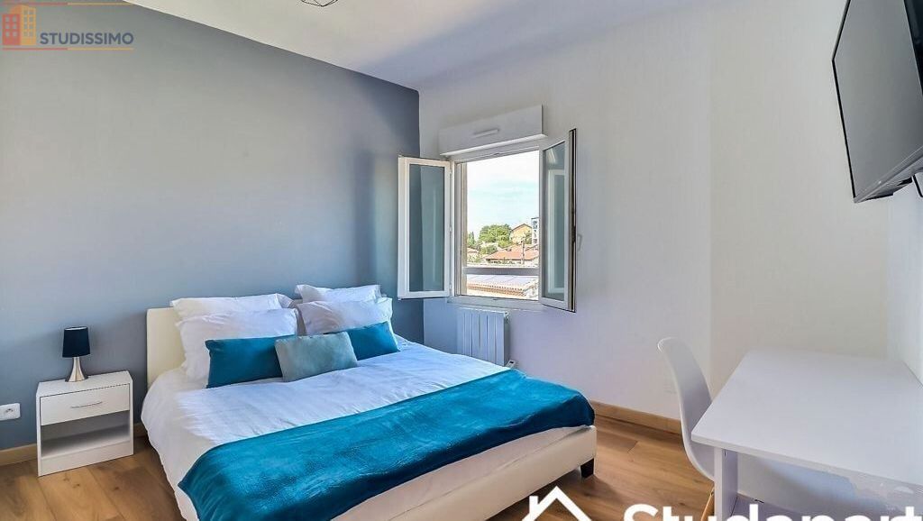 Studio meublé 12m² Nîmes centre - Meublé, étage 2 - Photo 1