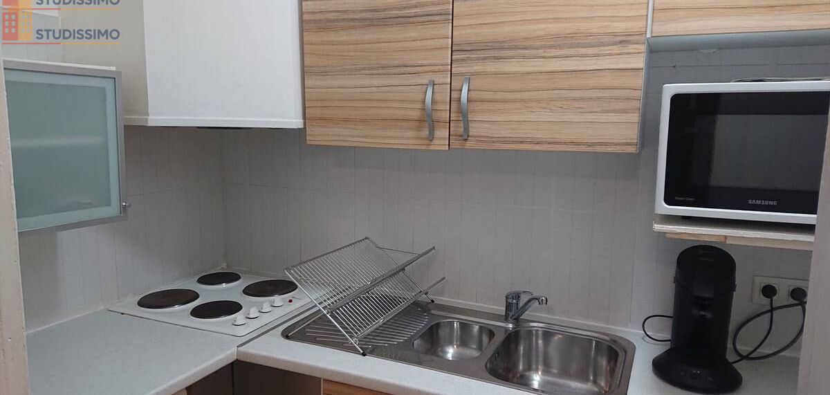 Studio meublé 28m² Saint-Gilles 30800 - Meublé, DPE D - Photo 8