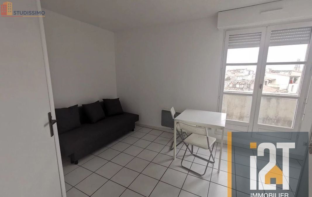 Studio meublé 18m² Nîmes centre - Dernier étage, lumineux - Photo 2