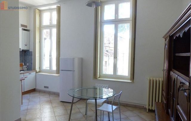 Studio meublé 38m² Nîmes - Meublé, DPE D - Photo 3