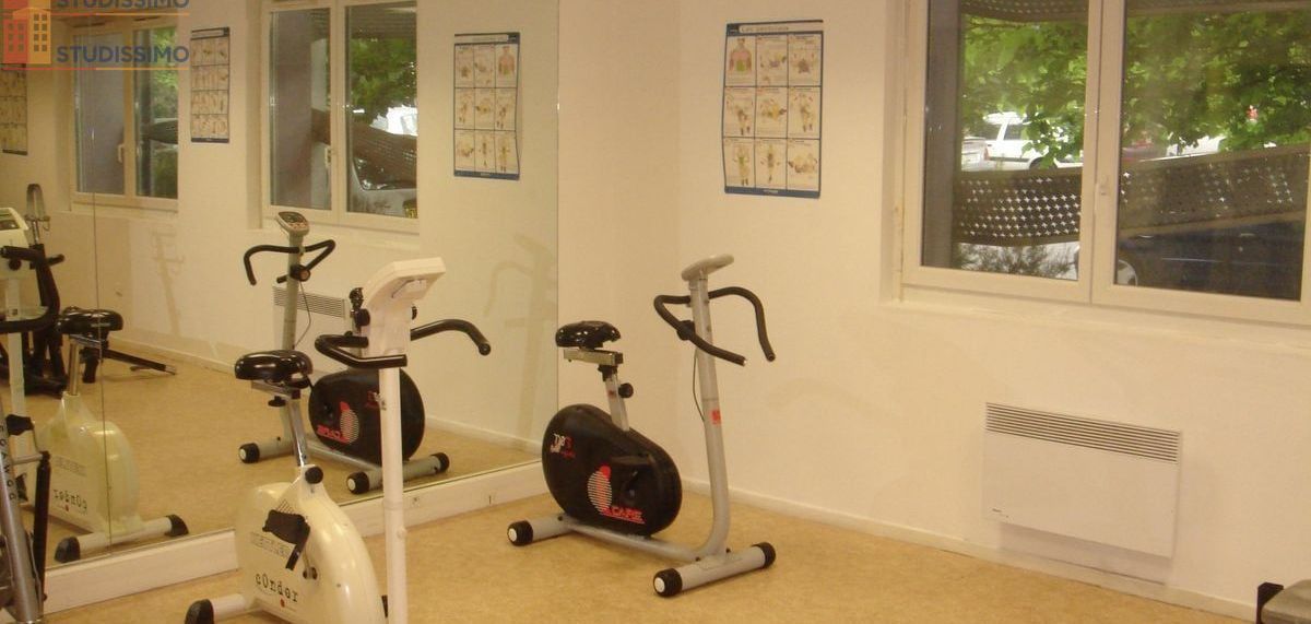 Studio meublé 24m² Nîmes - Parking, résidence sécurisée - Photo 1