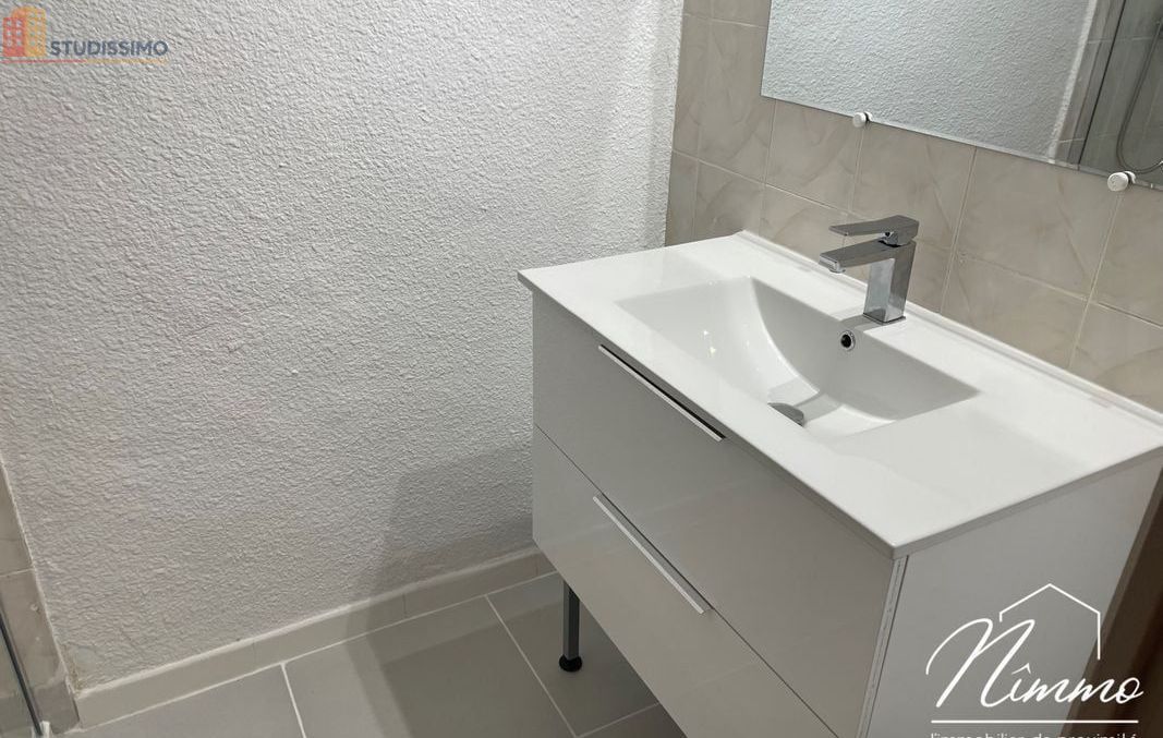 Studio meublé 35m² Nîmes 30900 - Meublé, DPE D - Photo 7