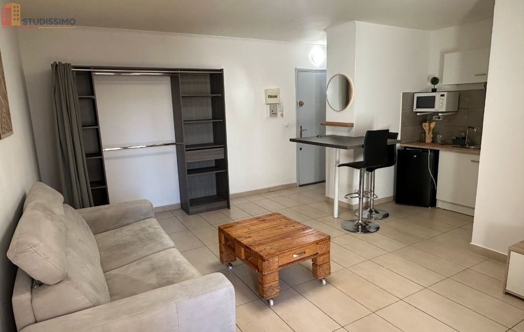 Studio meublé 27m² Nîmes 30000 - Balcon, parking - Photo 6