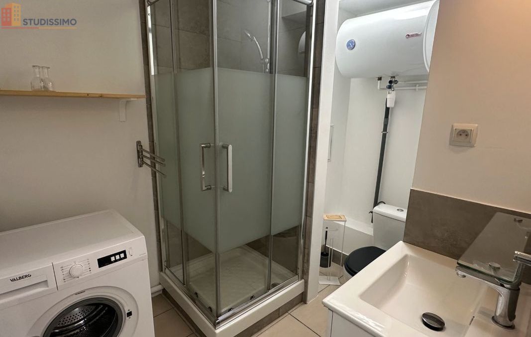 Studio meublé 27m² Nîmes 30000 - Balcon, parking - Photo 1
