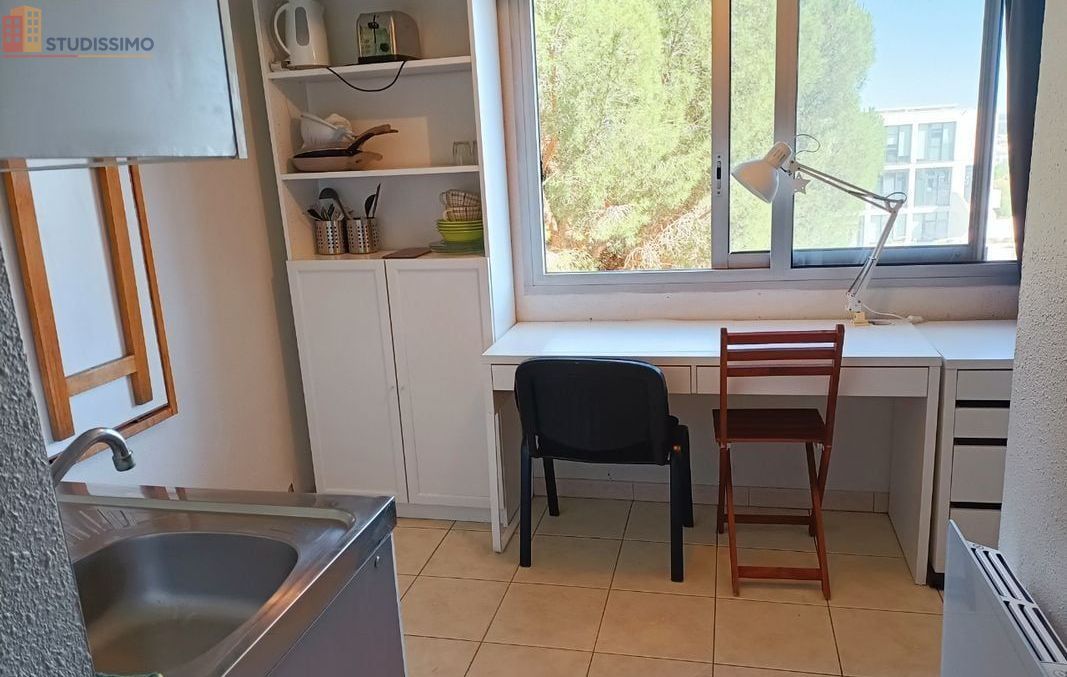 Studio meublé 13m² Nîmes 30900 - Meublé, calme - Photo 3