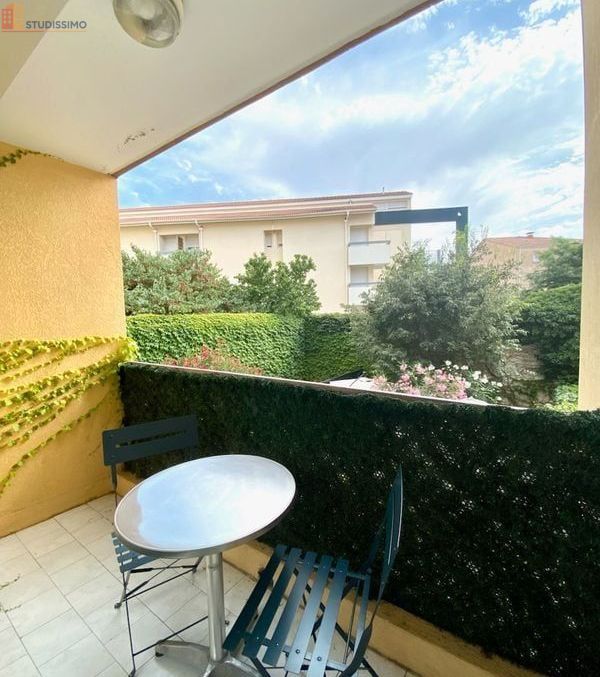 Studio meublé 23m² Nîmes - Meublé, DPE C - Photo 2