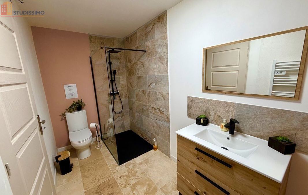 Studio 25m² Saint-Laurent-d'Aigouze - Meublé, parking - Photo 2
