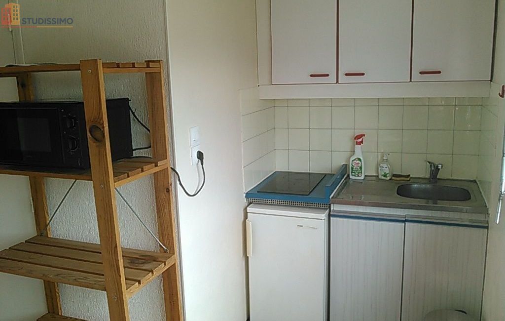 Studio meublé 22m² Nîmes centre - Meublé, DPE C - Photo 7