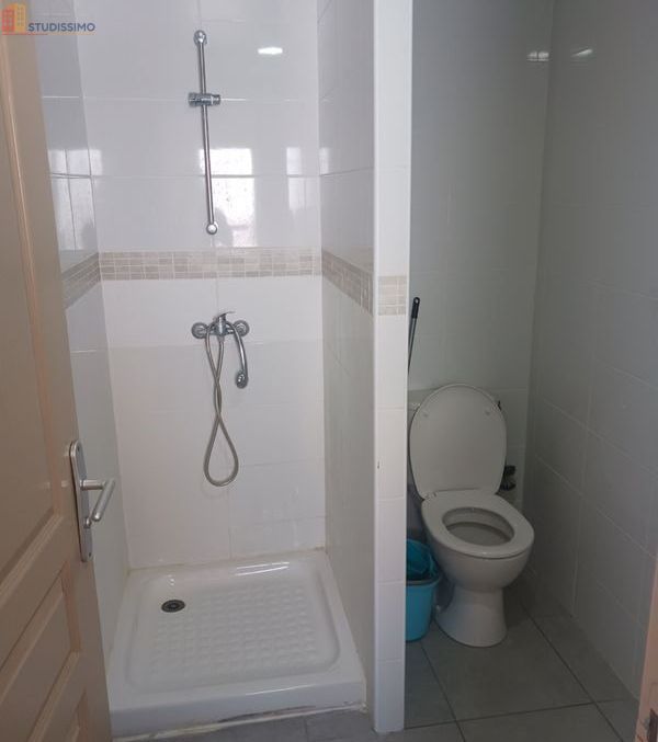 Studio meublé 26m² Nîmes 30900 - Lumineux, DPE B - Photo 2
