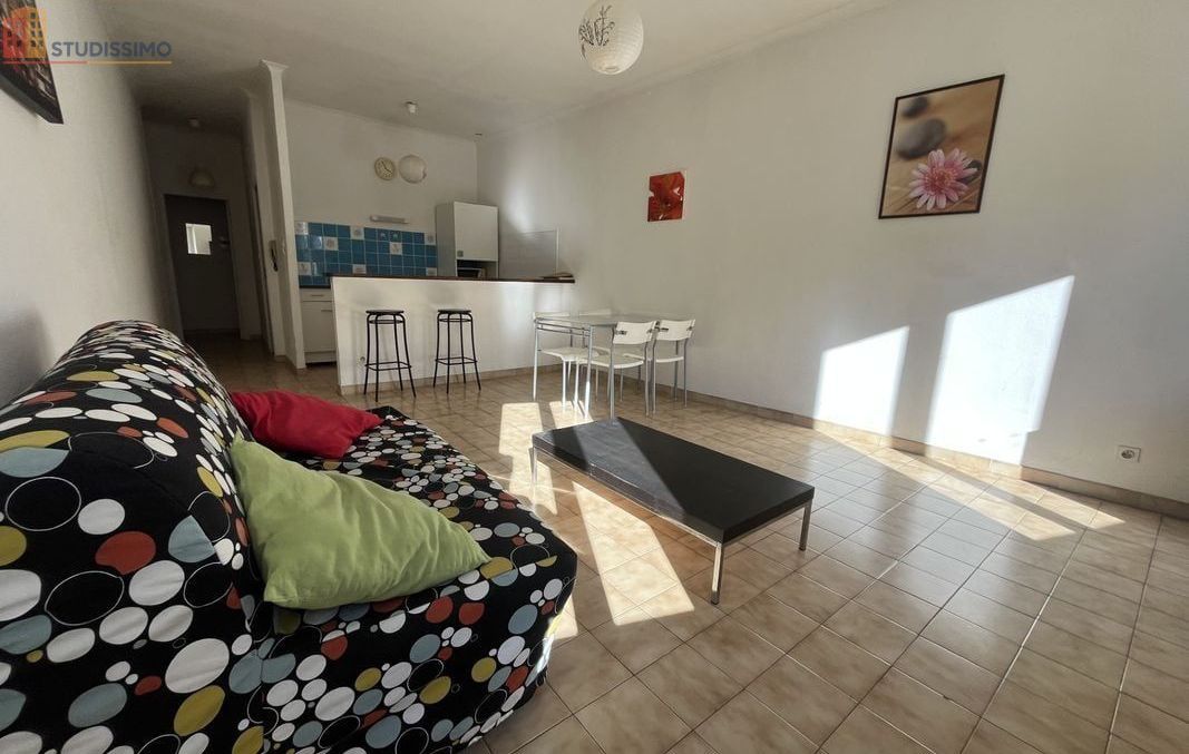 Studio meublé 40m² Nîmes 30900 - Lumineux, 2e étage - Photo 5