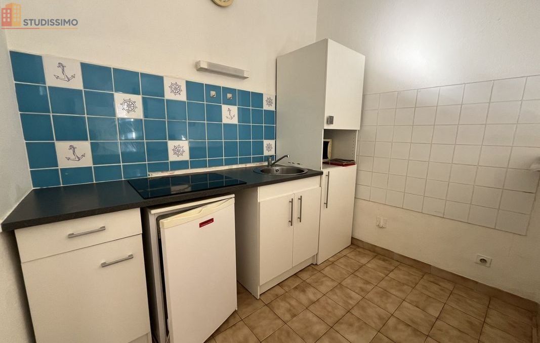 Studio meublé 40m² Nîmes 30900 - Lumineux, 2e étage - Photo 3