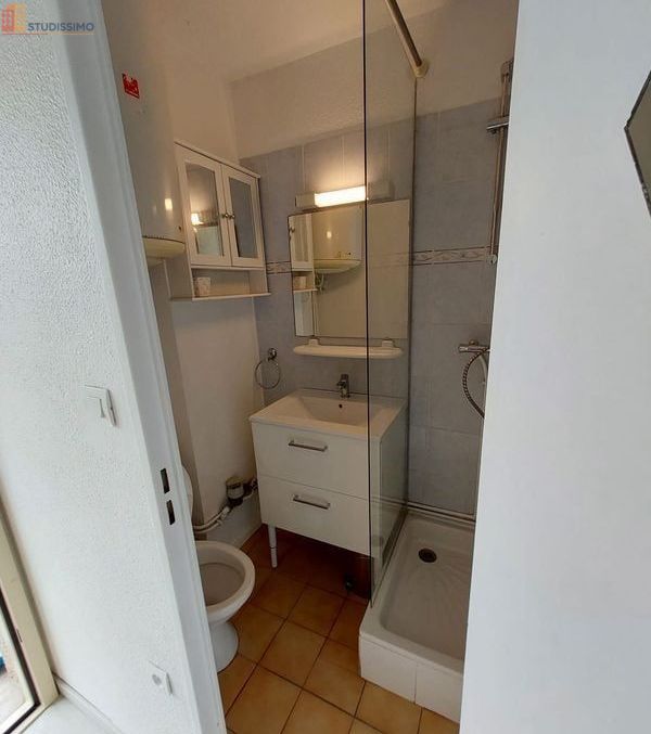 Studio meublé 13m² Nîmes 30900 - Parking, proche CHU - Photo 1