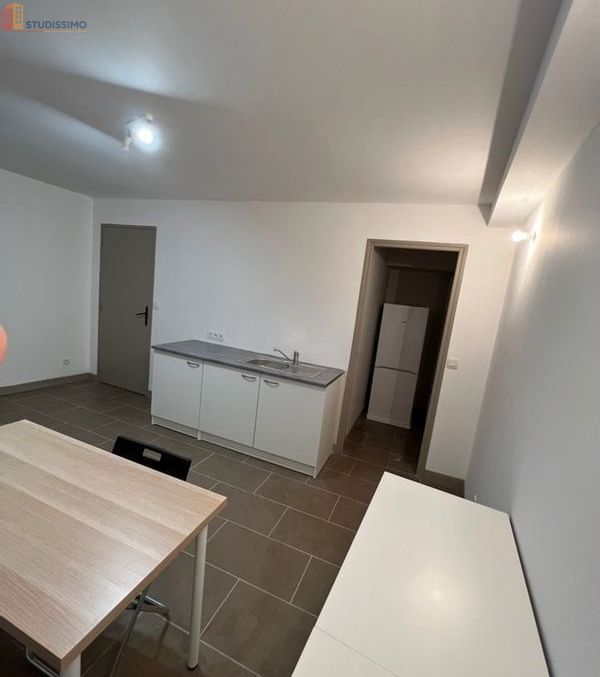 Studio meublé 18m² Nîmes 30000 - Sanitaires communs - Photo 5