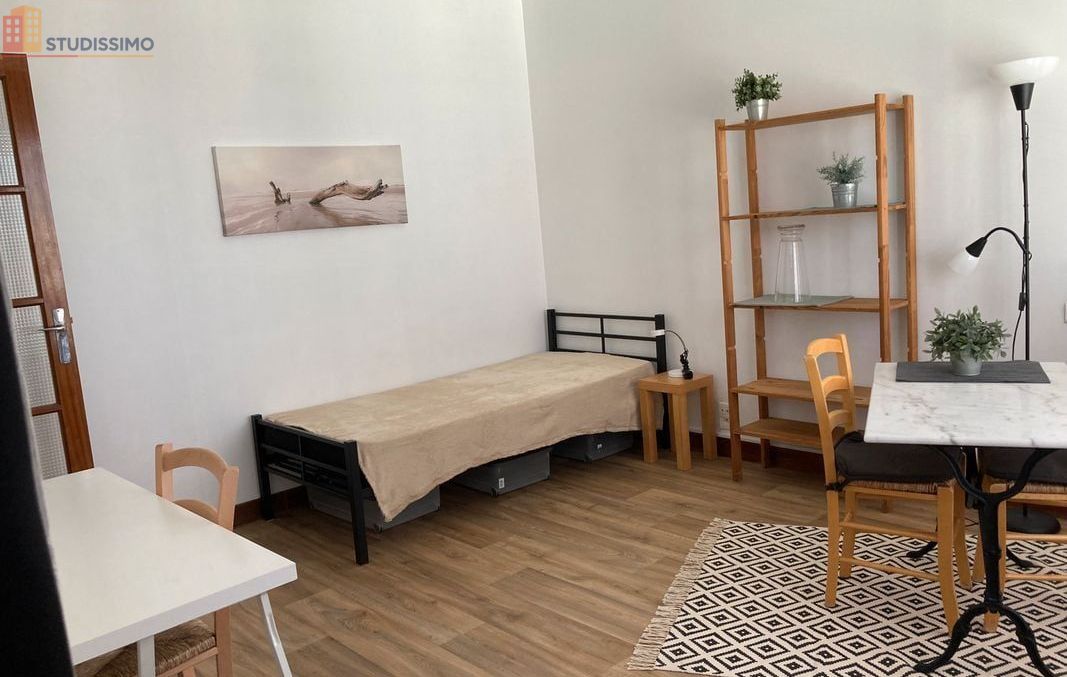 Studio meublé 23m² Nîmes centre - Chauffage et eau inclus - Photo 2