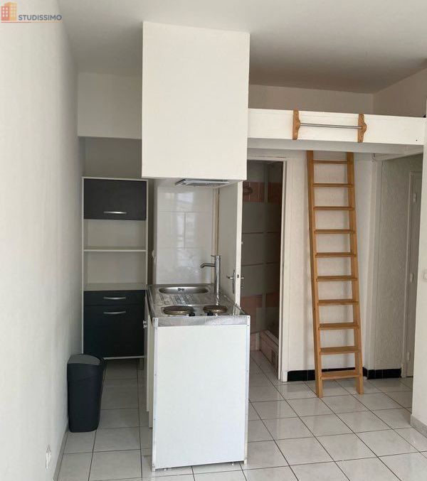 Studio 20m² Nîmes centre-ville - Lumineux, 2e étage - Photo 5