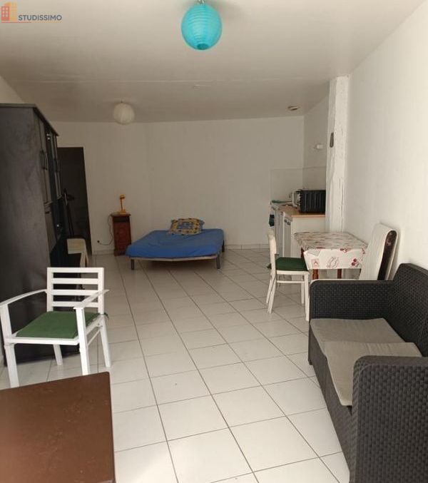 Studio à Bézues-Bajon