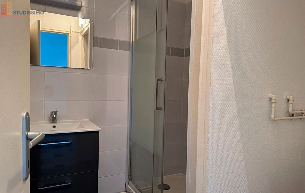 Studio 23m² Bordeaux centre - calme, lumineux - Photo 2