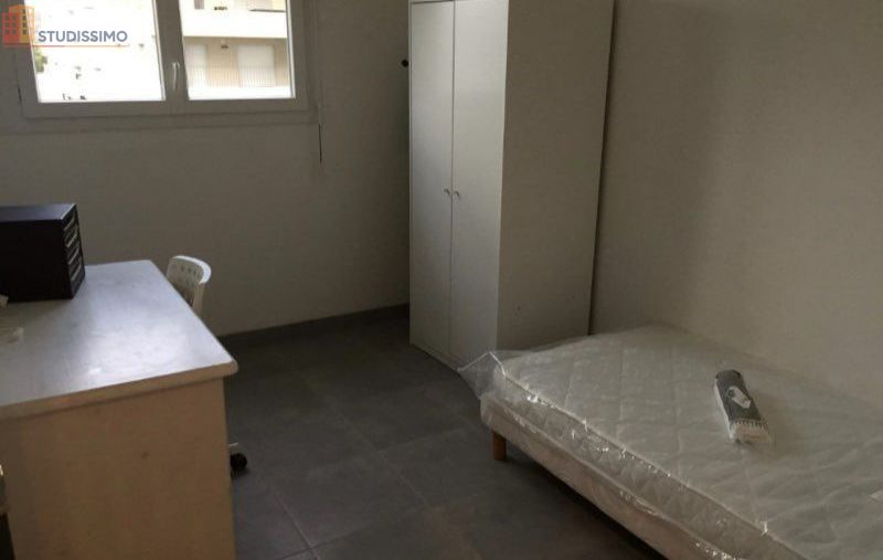 Studio 70m² Rennes 35000 - Meublé, face stade - Photo 2