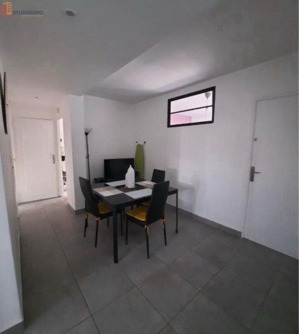 Studio 70m² Rennes 35000 - Meublé, face stade - Photo 1