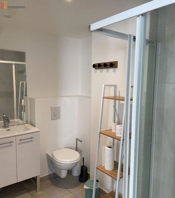 Studio meublé 17m² Rennes 35000 - Meublé, 1er étage - Photo 2