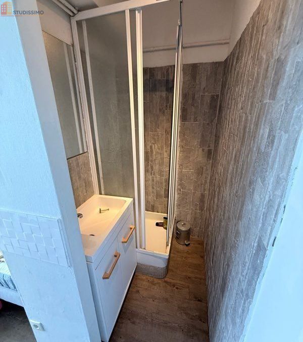 Studio 11m² Rennes centre - Dernier étage, vue dégagée - Photo 1