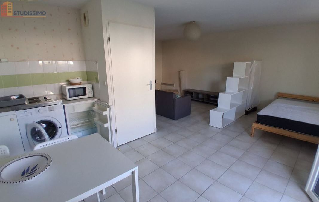 Studio meublé 36m² Libourne - Meublé, DPE D - Photo 2