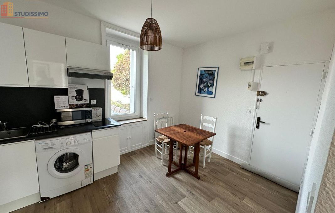 Studio meublé 25m² Rennes centre - Rénové, parking privatif - Photo 2