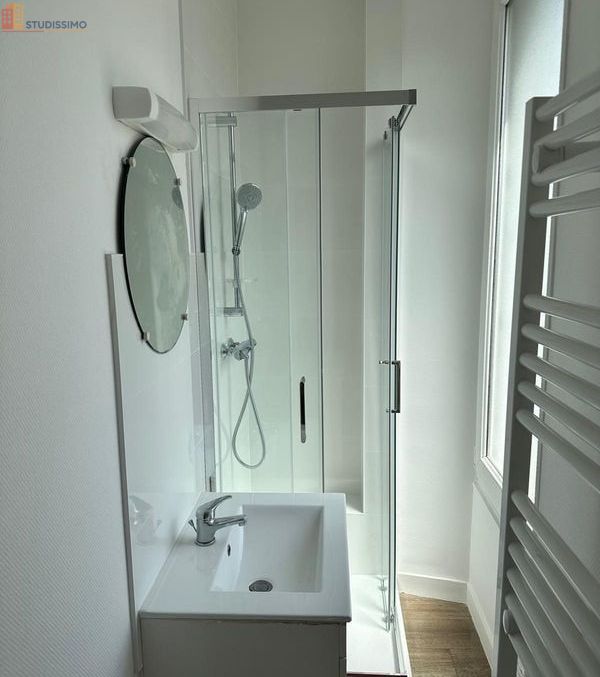 Studio meublé 25m² Rennes centre - Rénové, parking privatif - Photo 1