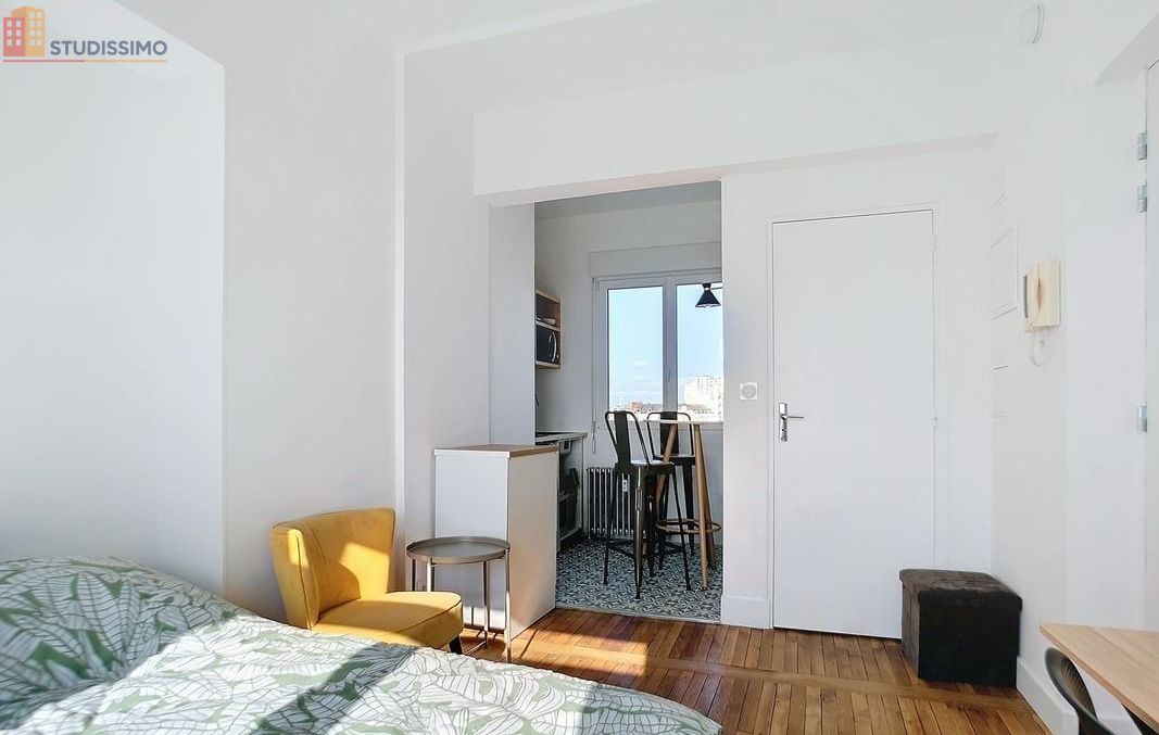 Studio meublé 16m² Rennes Gare - Dernier étage, traversant lumineux - Photo 2