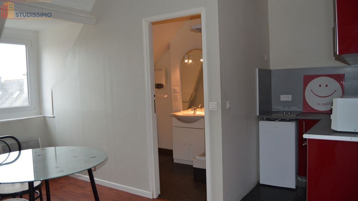 Studio meublé 35m² Fougères - Lumineux, 3e étage - Photo 2