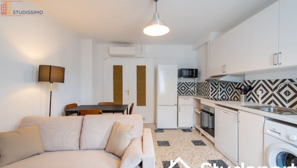 Studio meublé 55m² Montpellier centre - Lumineux, grand espace - Photo 3