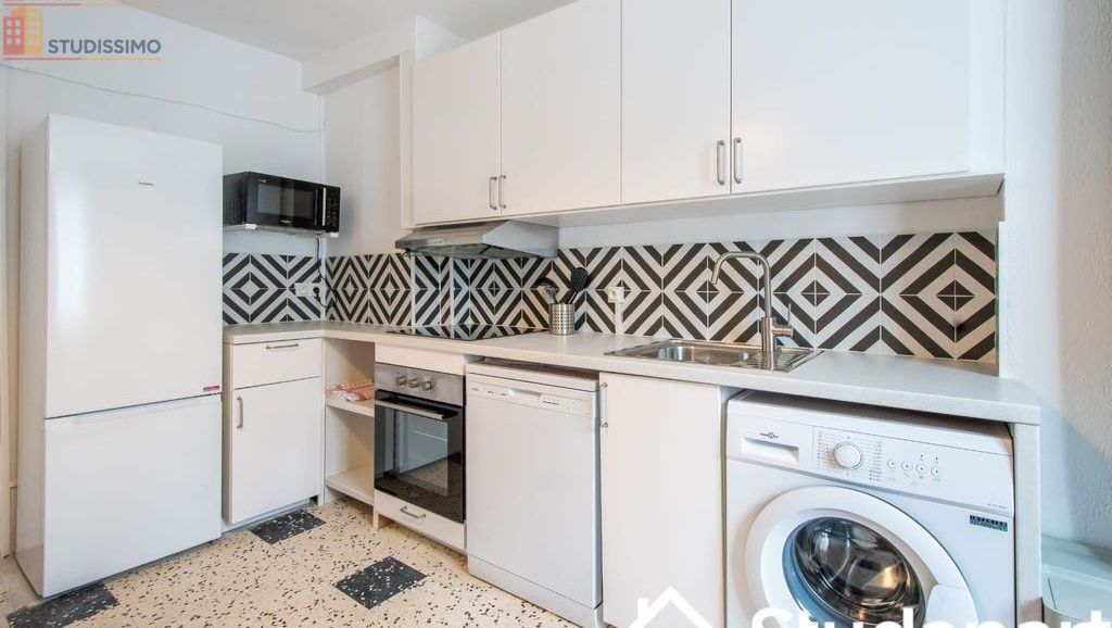 Studio meublé 55m² Montpellier centre - Lumineux, grand espace - Photo 2