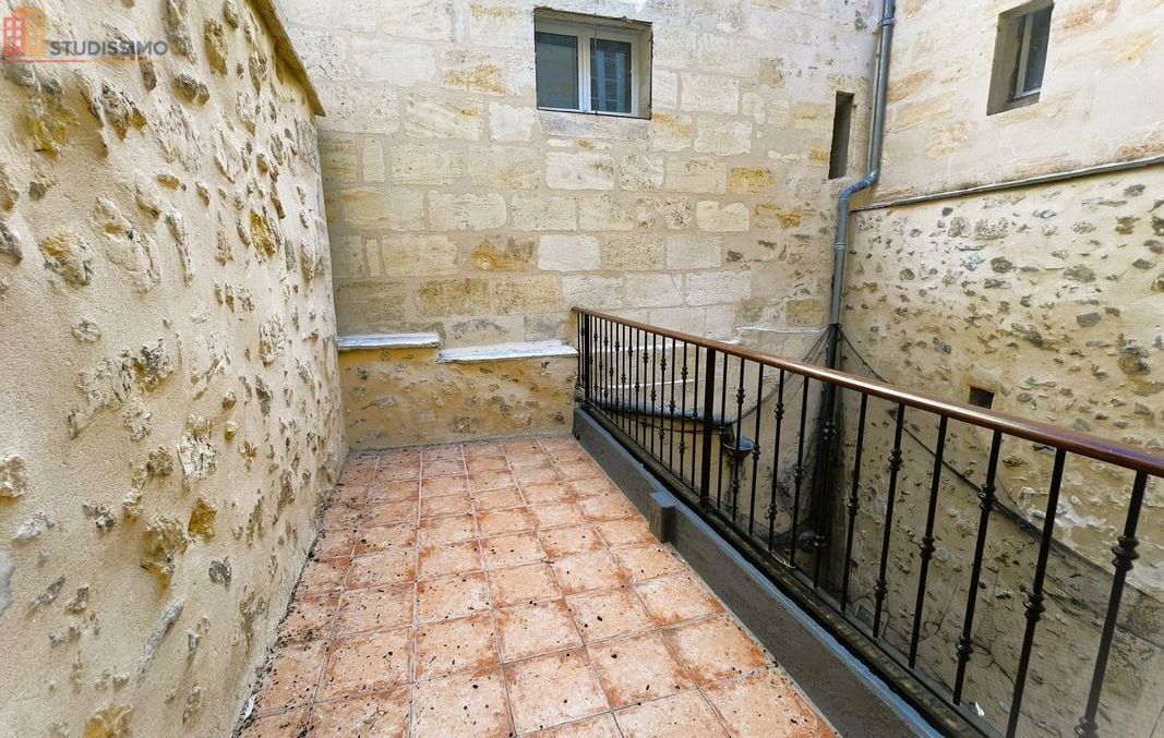 Studio meublé 40m² Bordeaux centre - Lumineux, étage 1/2 - Photo 2