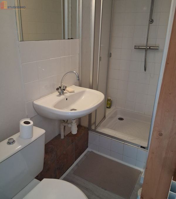 Studio meublé 17m² Rennes 35000 - Meublé, 1er étage - Photo 1