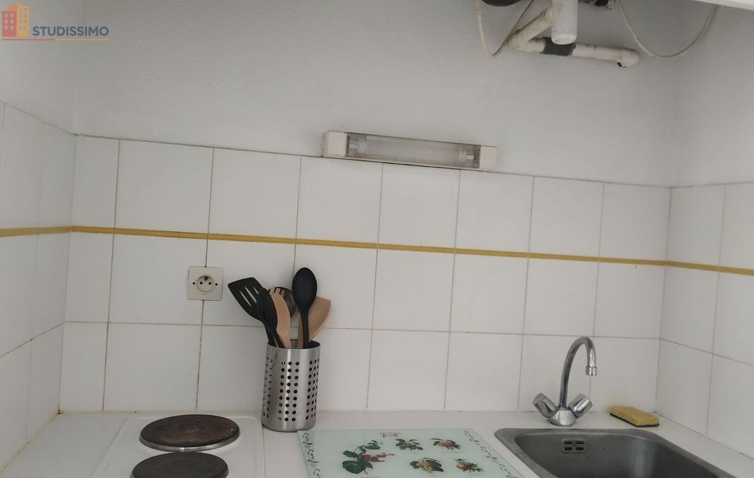 Studio meublé 25m² Bordeaux 33800 - Pour étudiant, dernier étage - Photo 1