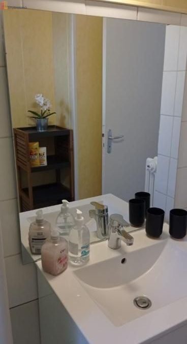 Studio meublé 10m² Rennes 35000 - Meublé, 1er étage - Photo 4