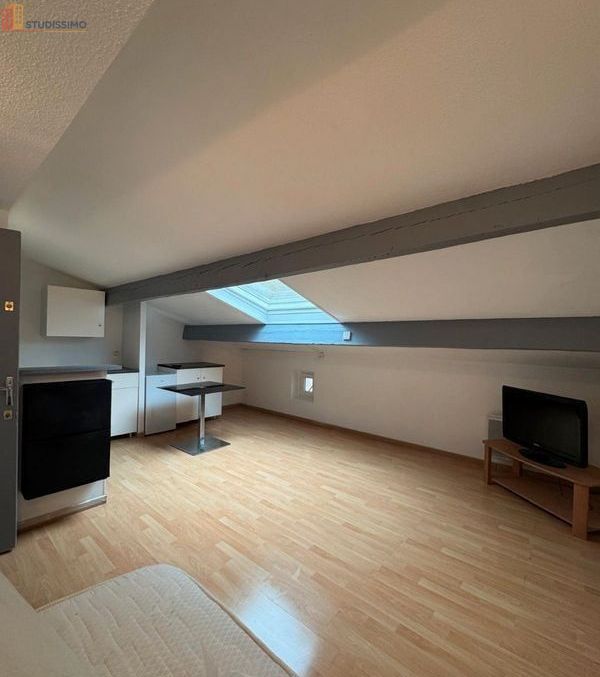 Studio meublé 17m² Béziers - Meublé, dernier étage - Photo 1