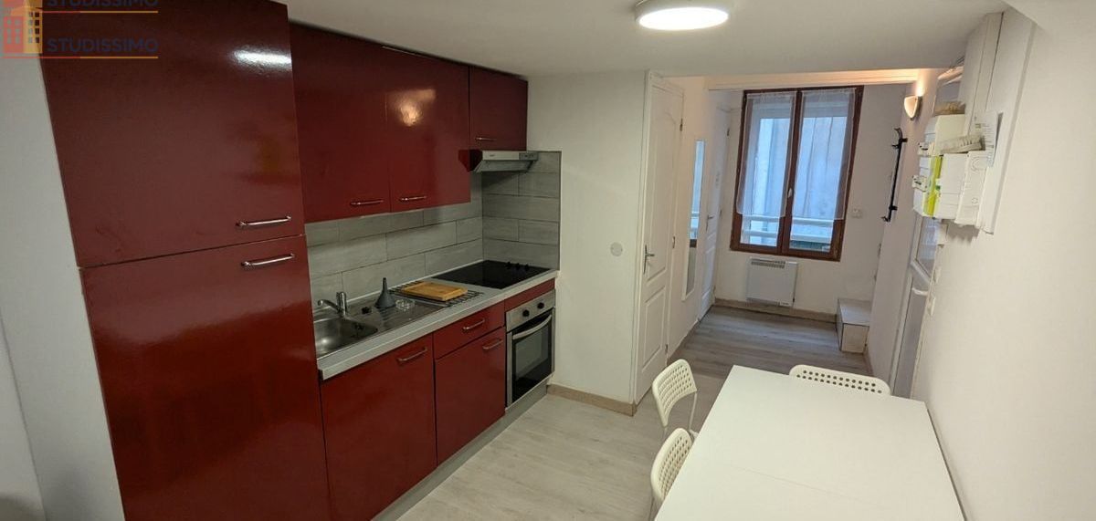 Studio à Vias