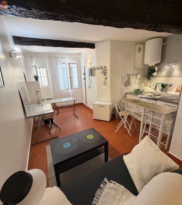 Studio meublé 25m² Montpellier centre - Proche faculté de droit - Photo 2